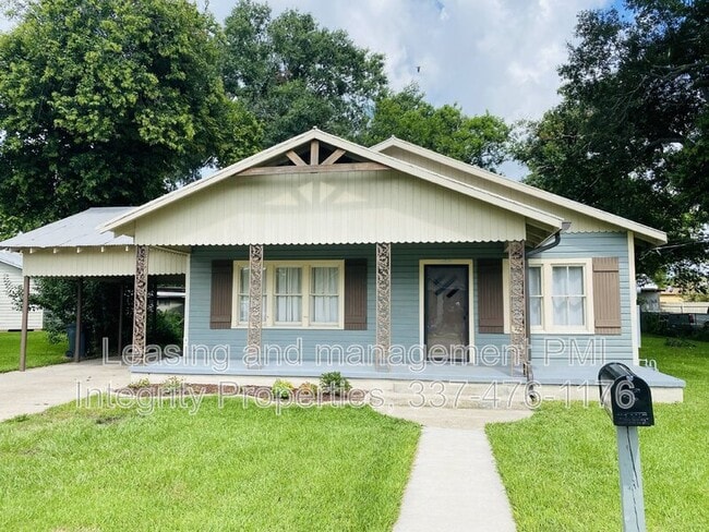 Building Photo - 306 S Lee Ave