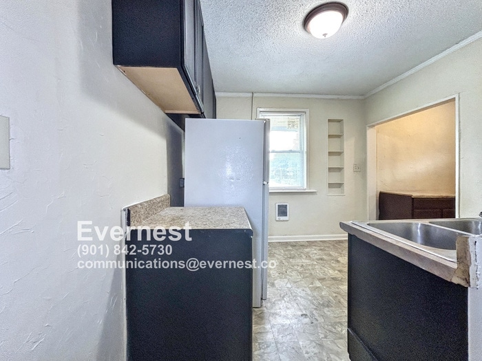 Building Photo - 180 Clark Pl