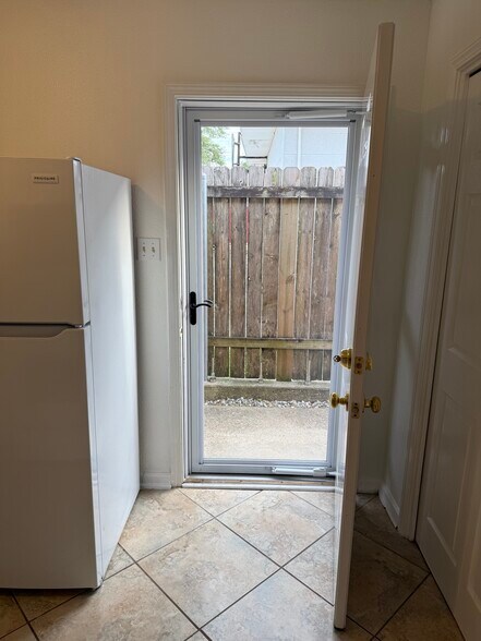 Building Photo - 1240 Avenue A