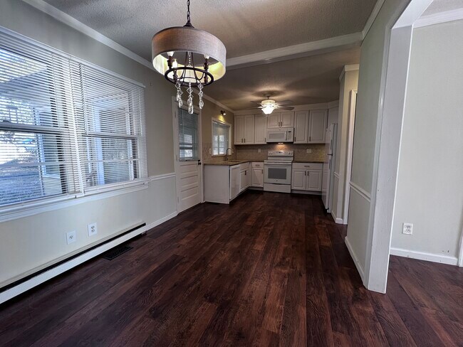 Building Photo - 7400 Barberry Ct