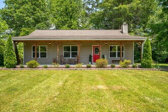 Building Photo - Mountain Lux Home - Centrally Located in Brevard!
Furnished Mid- Term Rental Available from Novem...