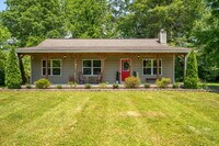 Building Photo - Mountain Lux Home - Centrally Located in B...