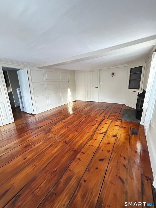 Building Photo - 157 Main St