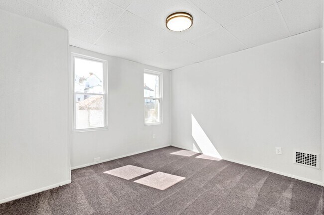 Building Photo - Stunning 2 bedroom home in Homestead available June 15!