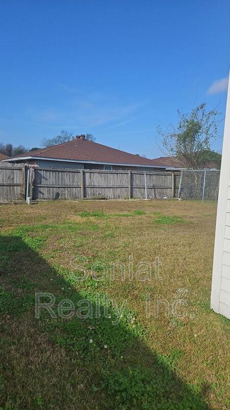 Building Photo - 4808 Francisco Verrette Dr