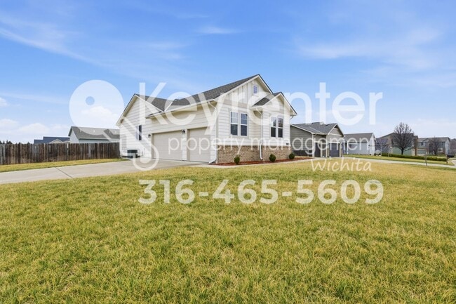 Building Photo - Beautiful 5 bedroom home near highways and schools!