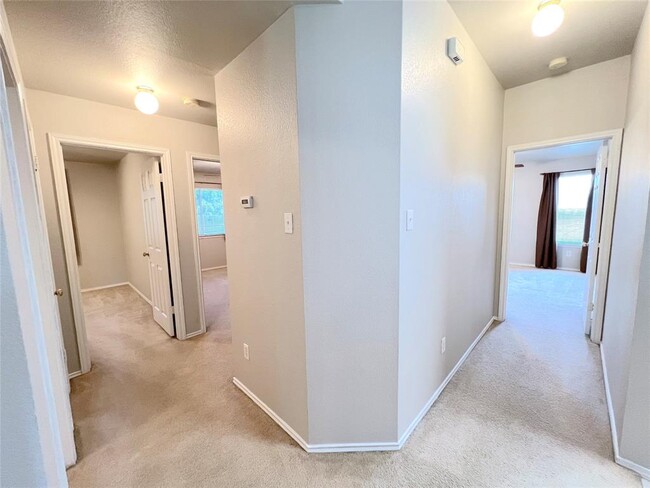 Building Photo - 102 Wren Cove
