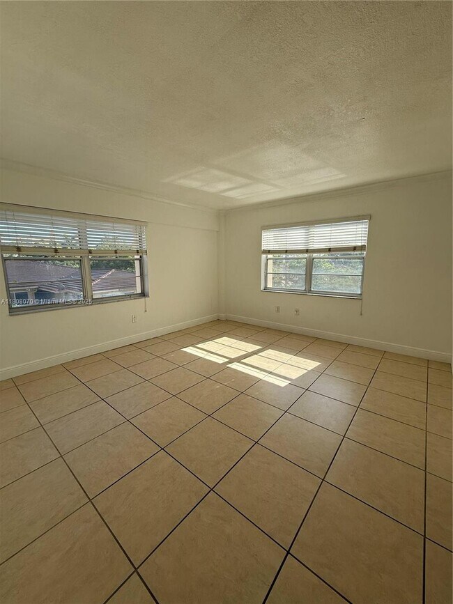 Building Photo - 22 Salamanca Ave