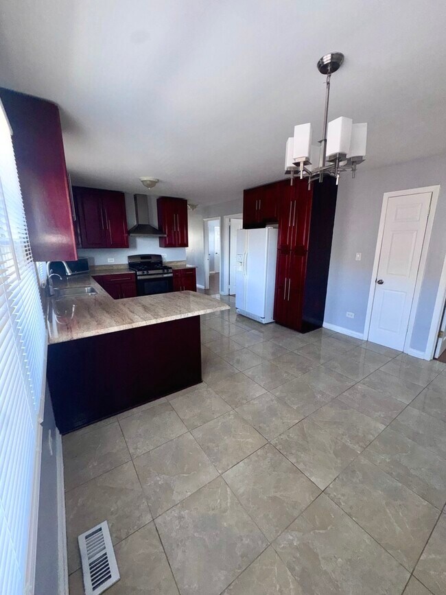 Building Photo - 43 W Ann St