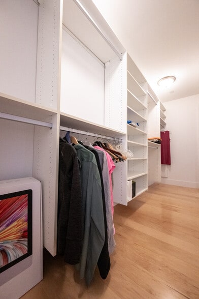 Master Bedroom double entry California closet - 25 High St