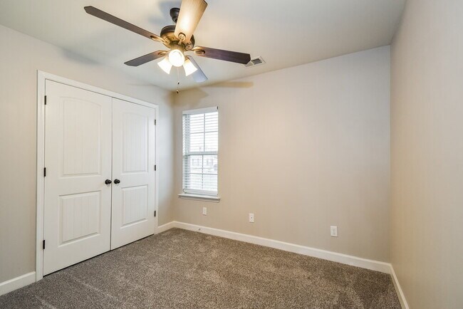 Building Photo - 2600 Molly Ln