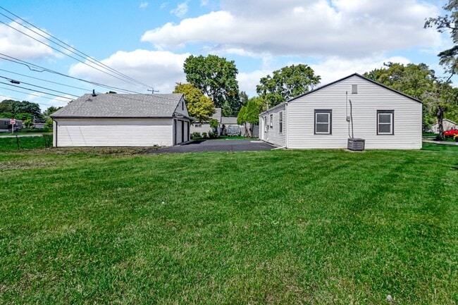 Building Photo - Houston Avenue
