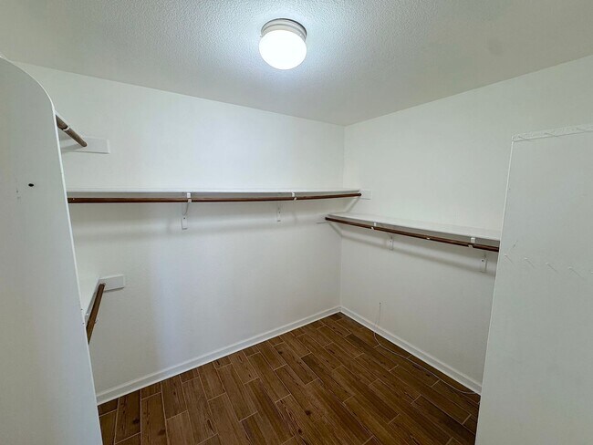 Building Photo - East El Paso 3bed/2bath Refrig A/C & Synthetic Lawn!