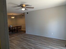 Building Photo - 1092 Armstrong Mill Rd