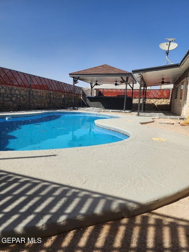 Building Photo - 3317 Wayside St