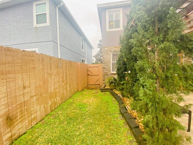 Building Photo - 3838 Regents Way