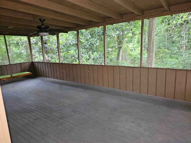 Building Photo - 3624 Barbary Dr