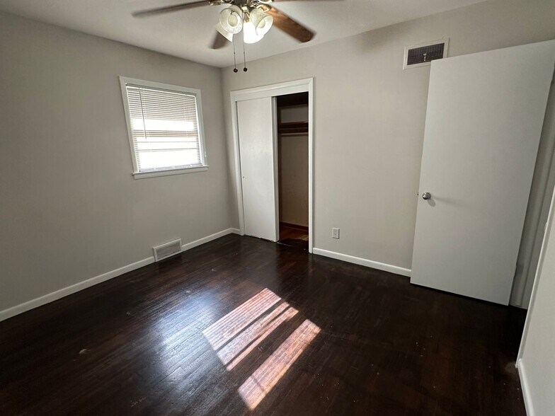 Building Photo - 500 Alexander Dr