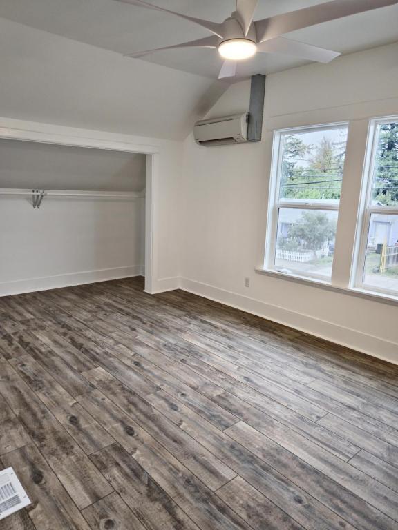 Building Photo - 205 SE Lane Ave