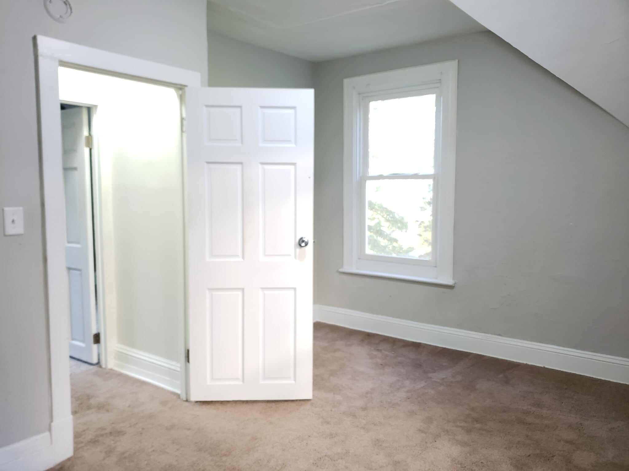 Bedroom 2 - 678 Jessamine Ave E