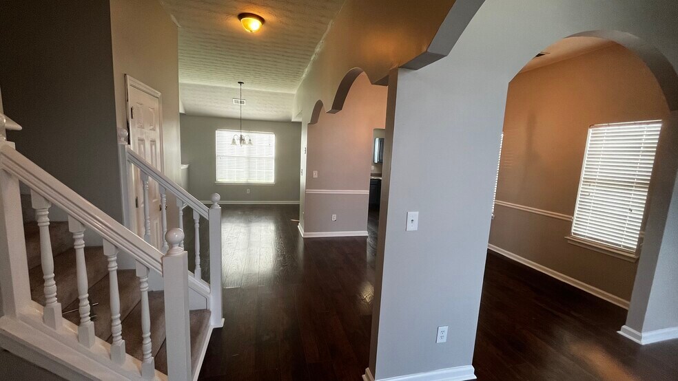 Entryway - 2800 Carolina Rdg