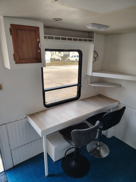 Building Photo - 132 NW Deer Run Gln