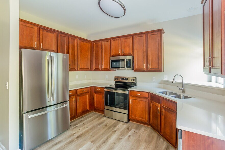 Building Photo - 2857 Summergrove Ct