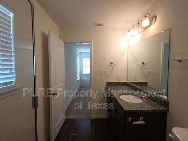Building Photo - 417 Cinnamon Teal Ln