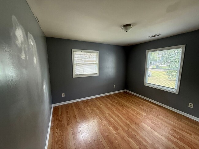 Building Photo - 8 Burdette Pl