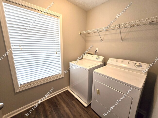 Building Photo - 150 Silver Arrow Cir