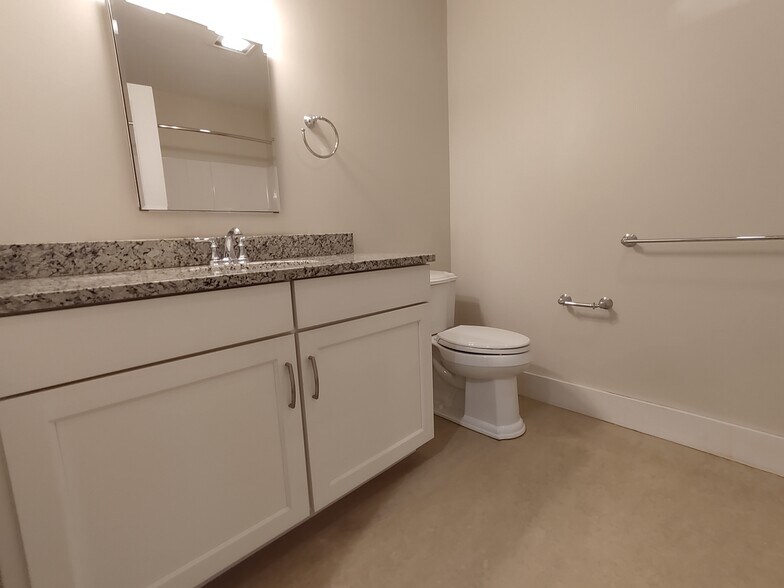 2 bathrooms - 132 Main St