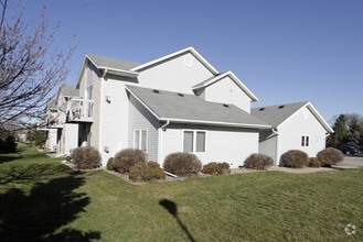 Building Photo - 520-550 Athletic Way