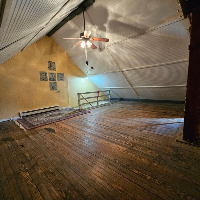 Building Photo - Bright 3 Bedroom, 1 Bath Home in Dallastown Schools!