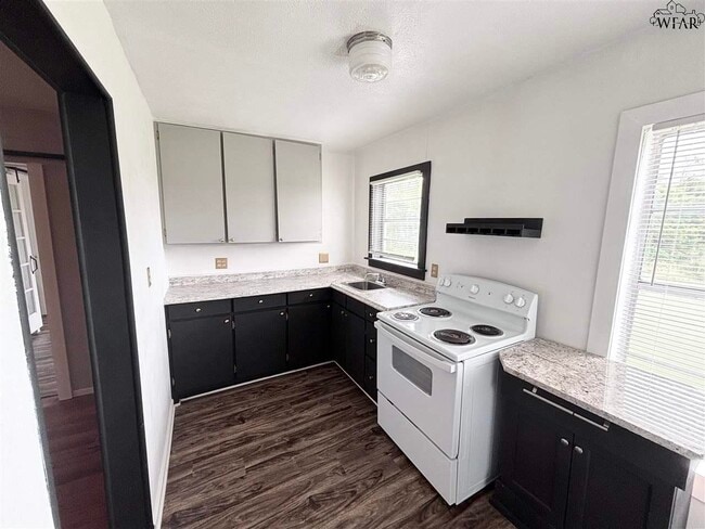Building Photo - 1513 P B Ln
