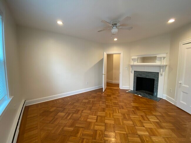 Building Photo - 90 Lyndhurst St