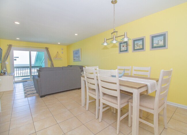 Building Photo - OFF-SEASON FURNISHED RENTAL