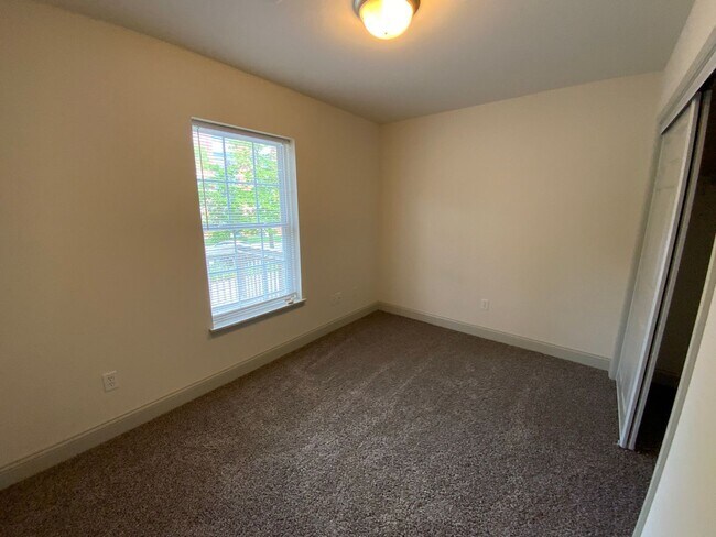 Building Photo - 505 East Rollins St