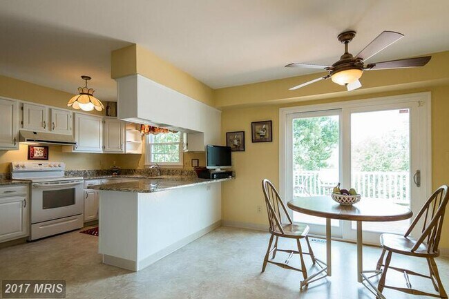 Building Photo - 3715 Valerie Carol Ct