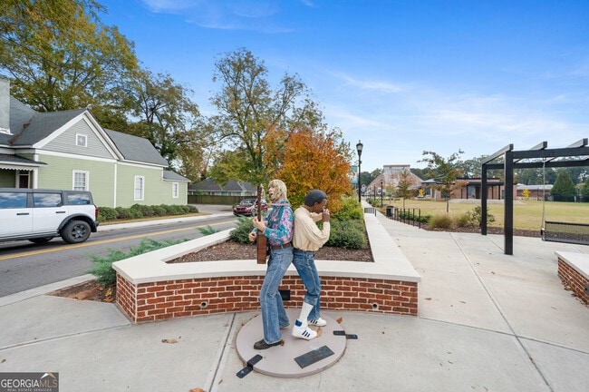 Building Photo - 1012 Davis St