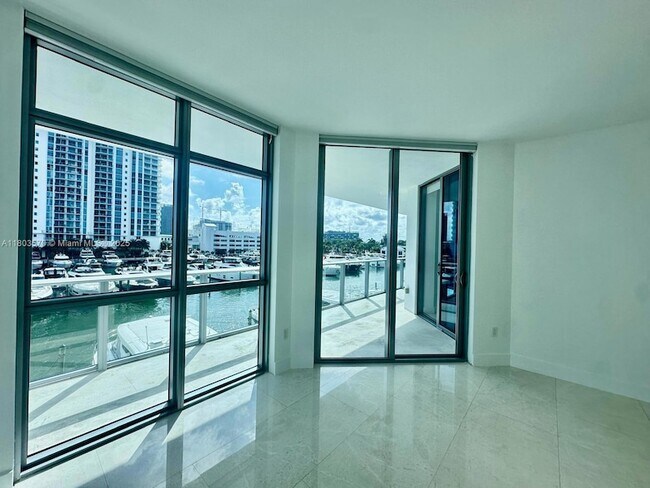 Building Photo - 17301 Biscayne Blvd