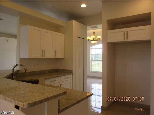 Building Photo - 918 NE 13th St