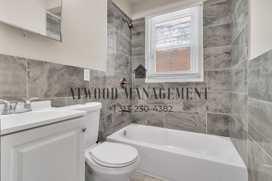 Building Photo - This beautifully updated 3-bedroom, 1-bath single-family home is ready for move-in!