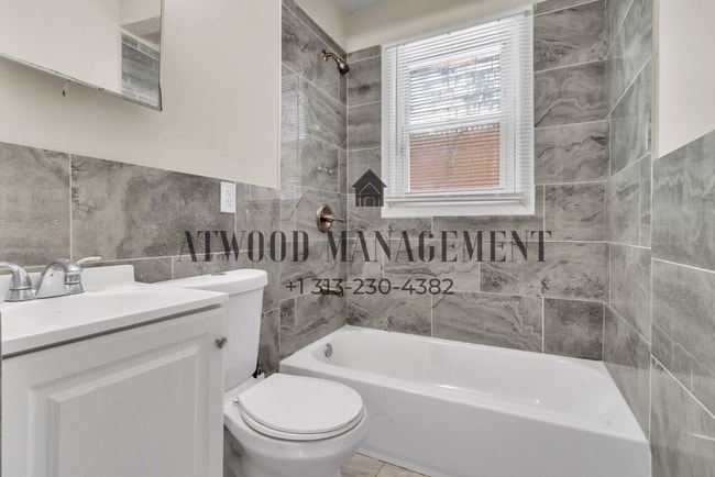 Building Photo - This beautifully updated 3-bedroom, 1-bath single-family home is ready for move-in!