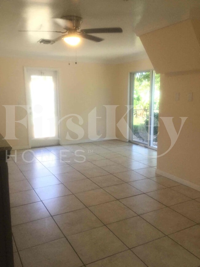 Building Photo - 1443 7th St