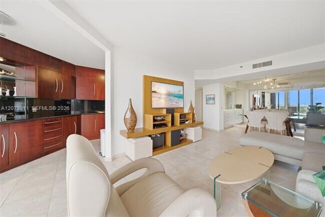 Building Photo - 3610 Yacht Club Dr