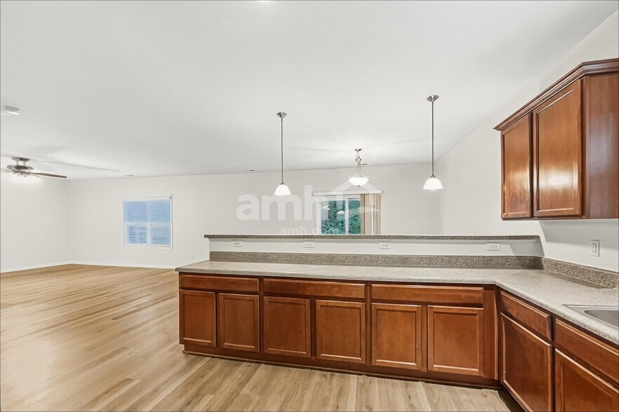 Building Photo - 305 Switchback Street