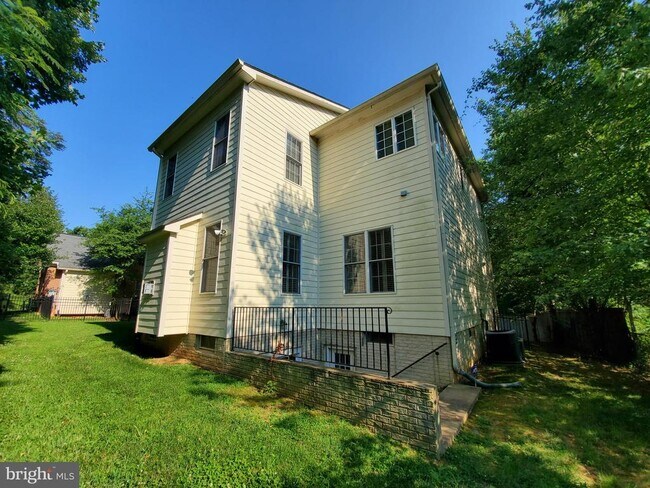 Building Photo - 3301 Buckley St