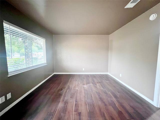 Building Photo - 3130 S Llewellyn Ave