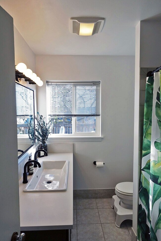 Building Photo - Hillsdale Ranch