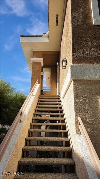 Building Photo - 830 Carnegie St